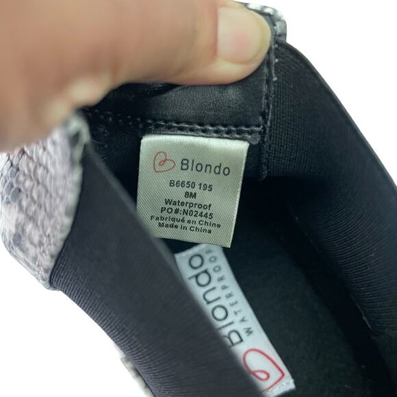 Blondo Emelia Waterproof Pointed Toe Stacked Heel Faux Snakeskin Booties Size 8M - Picture 6 of 7